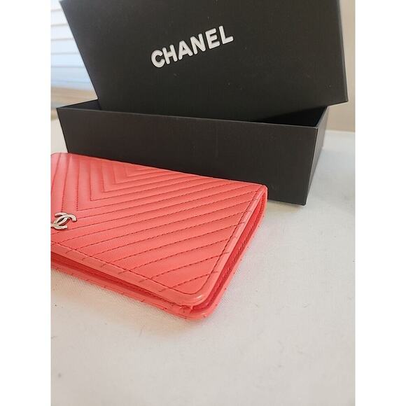 CHANEL Classic Long Flap Bifold Wallet Lamb Skin Authentic HTF Pink - Picture 2 of 12